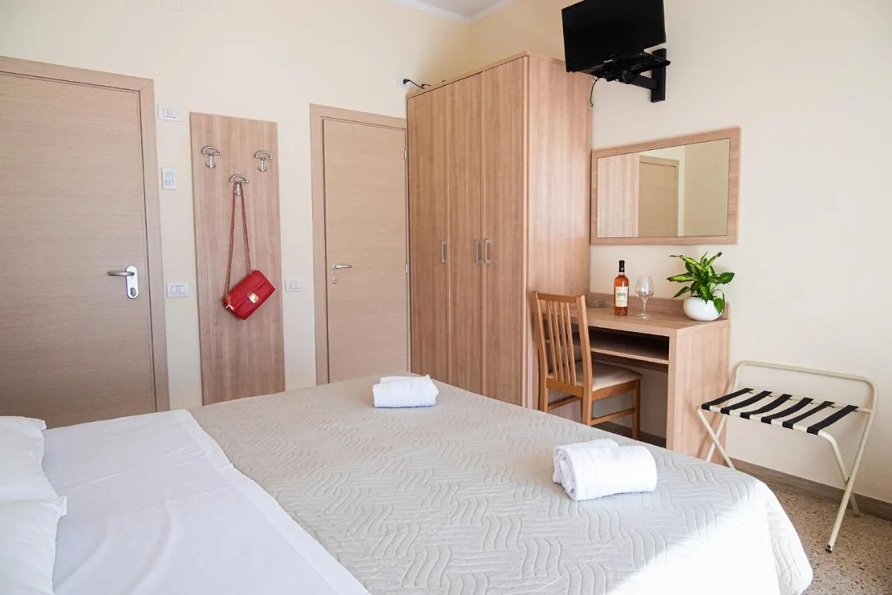 Hotel Cormoran Riccione 2*,