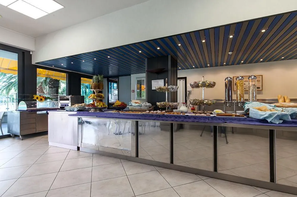 **  Hotel Cormoran Riccione Italie